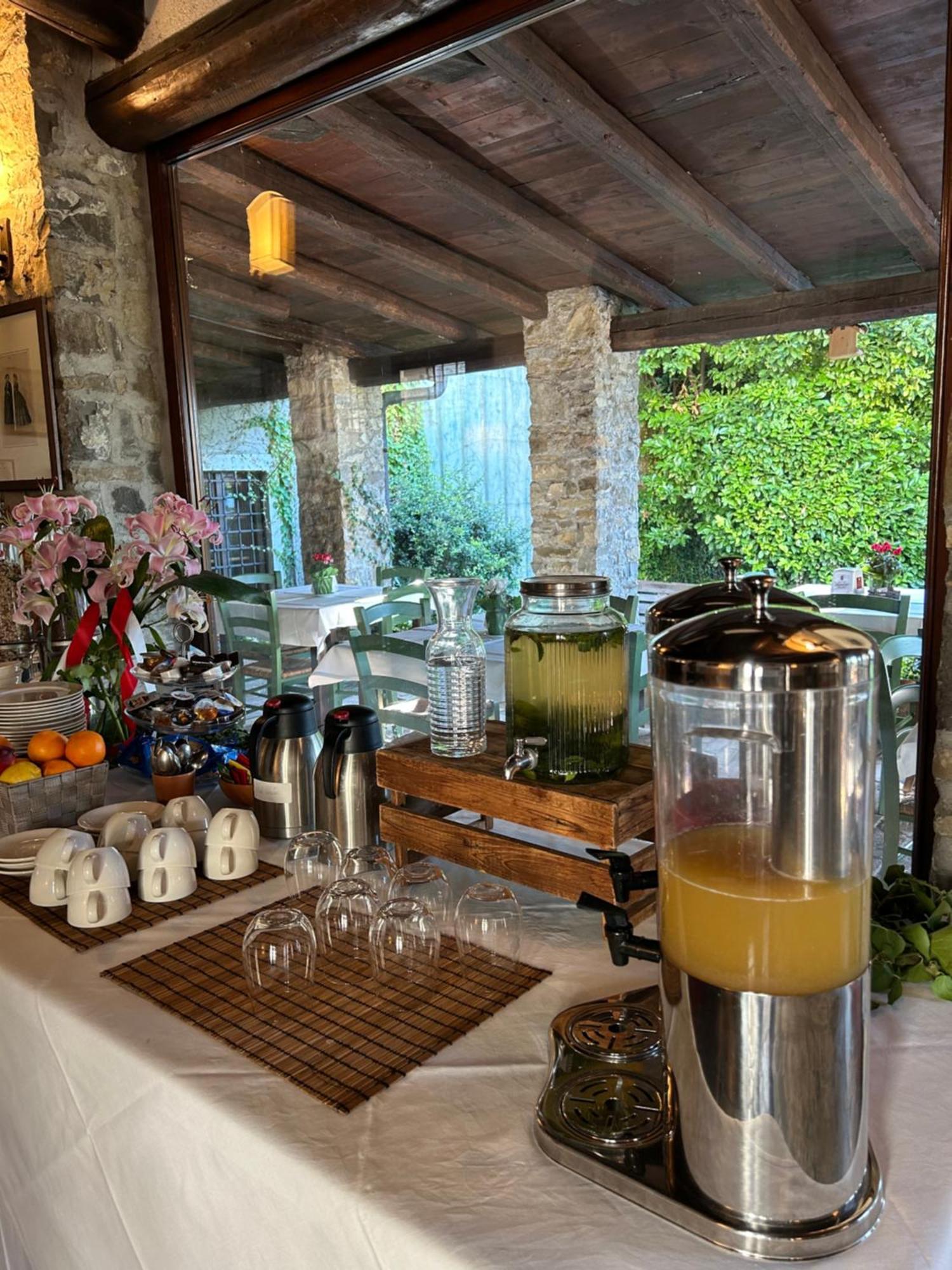Hotel Conti Formentini San Floriano del Collio ภายนอก รูปภาพ