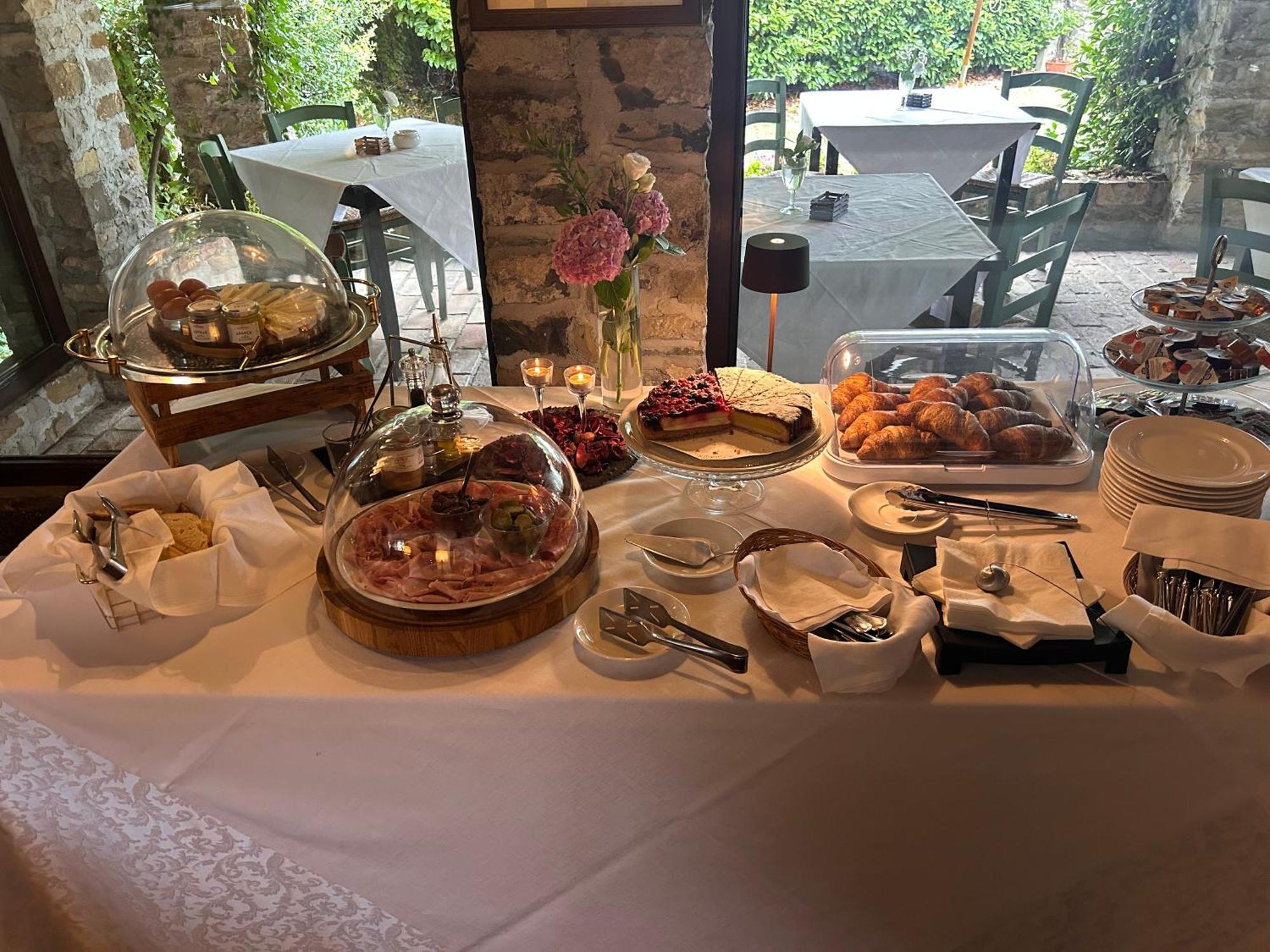 Hotel Conti Formentini San Floriano del Collio ภายนอก รูปภาพ